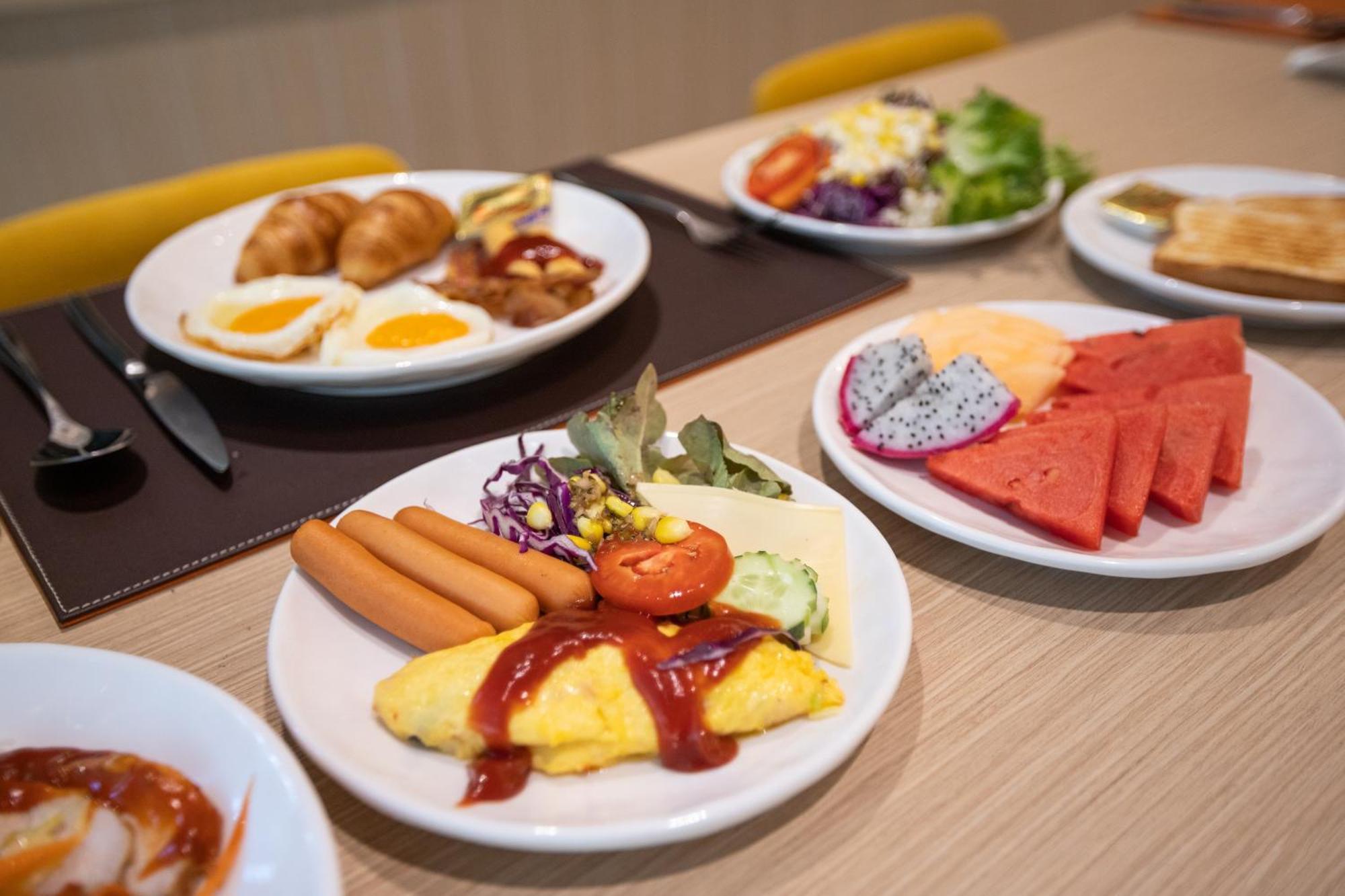 Parkroyal Suites Bangkok Zewnętrze zdjęcie